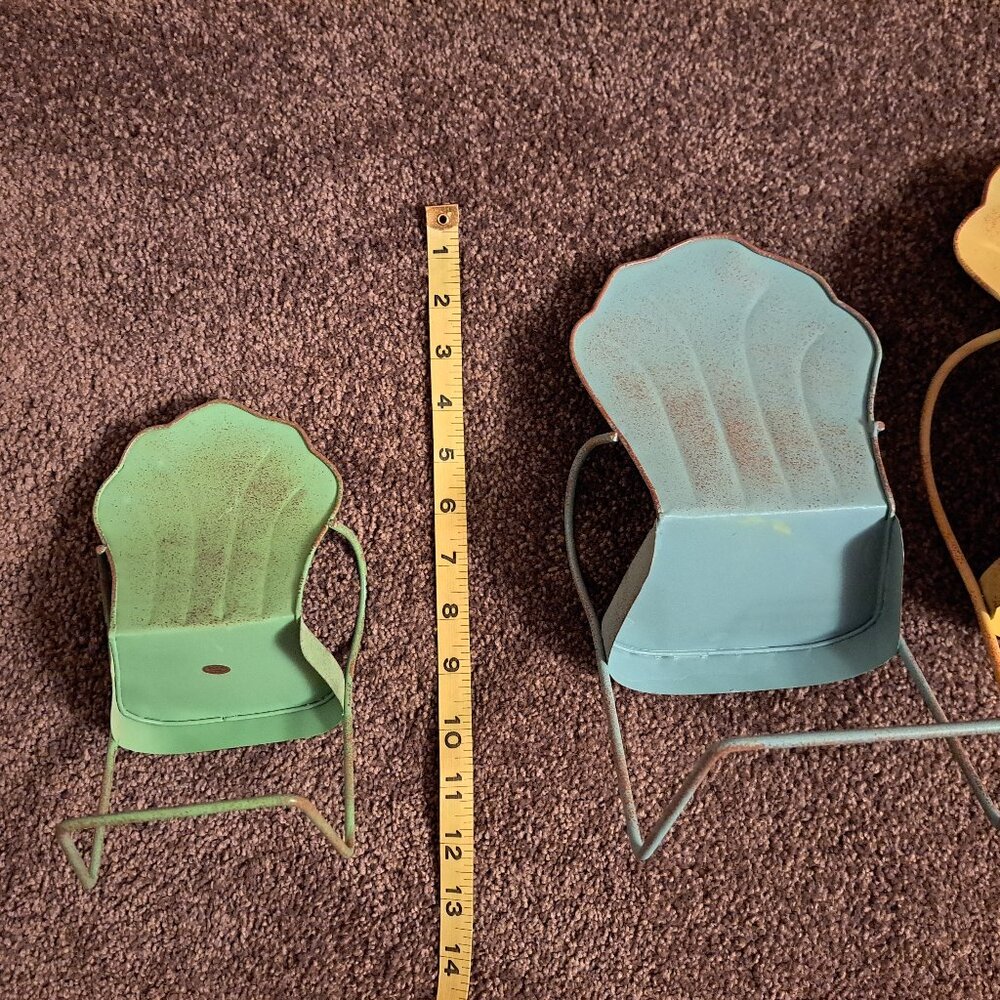 Vintage Miniature Rustic Metal Shell-back or Clamshell Doll Lawn Chairs,Set of 3 - Picture 4 of 8